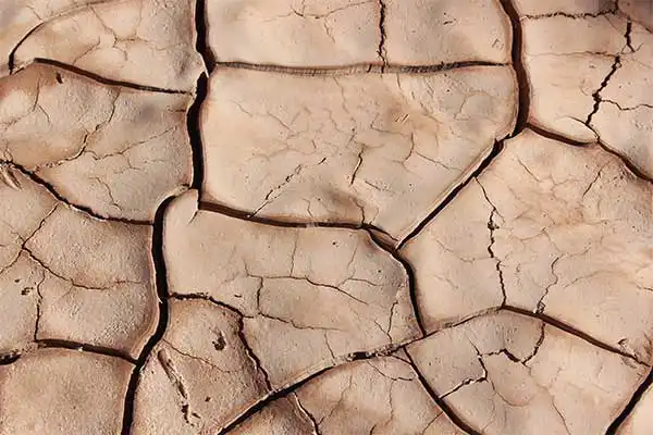 Cambio climático Dry soil - extreme weather events